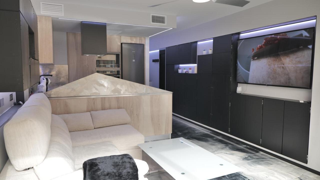 La Farola - Luxury Domotic Flat In Puerto Deportivo Apartman Marbella Kültér fotó